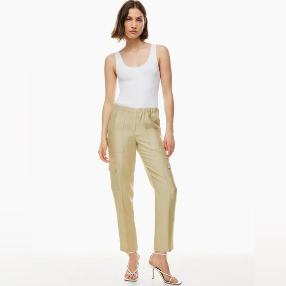 Aritzia Pants - Aritzia Babaton Titan Beige cargo pants size 6 NWT
